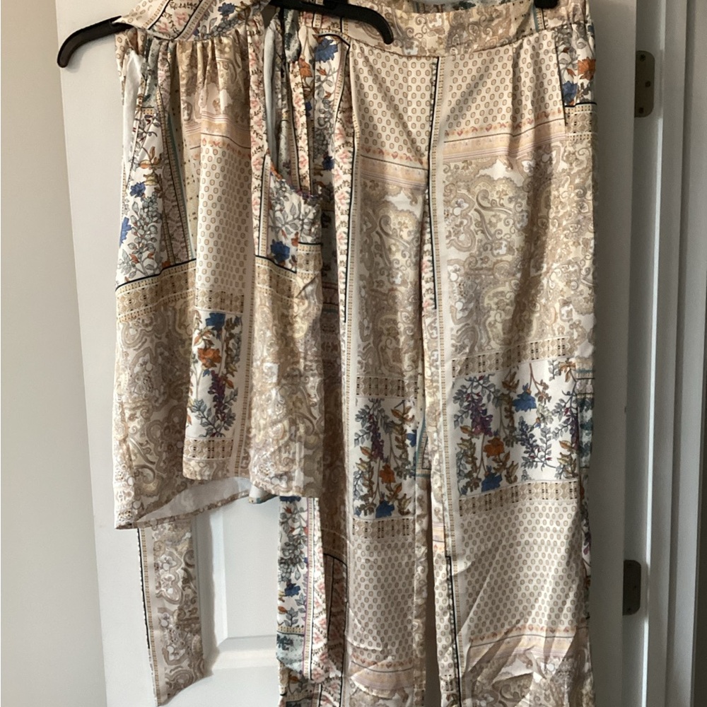 Elegant Cream and Blue Patterned Outfit